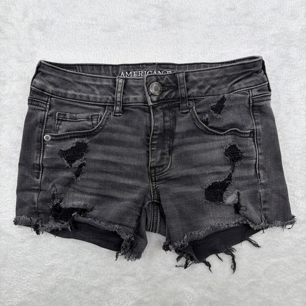 American Eagle Black Vintage Low Rise MIDI Shorts Women's 2 26 Denim Thrashed